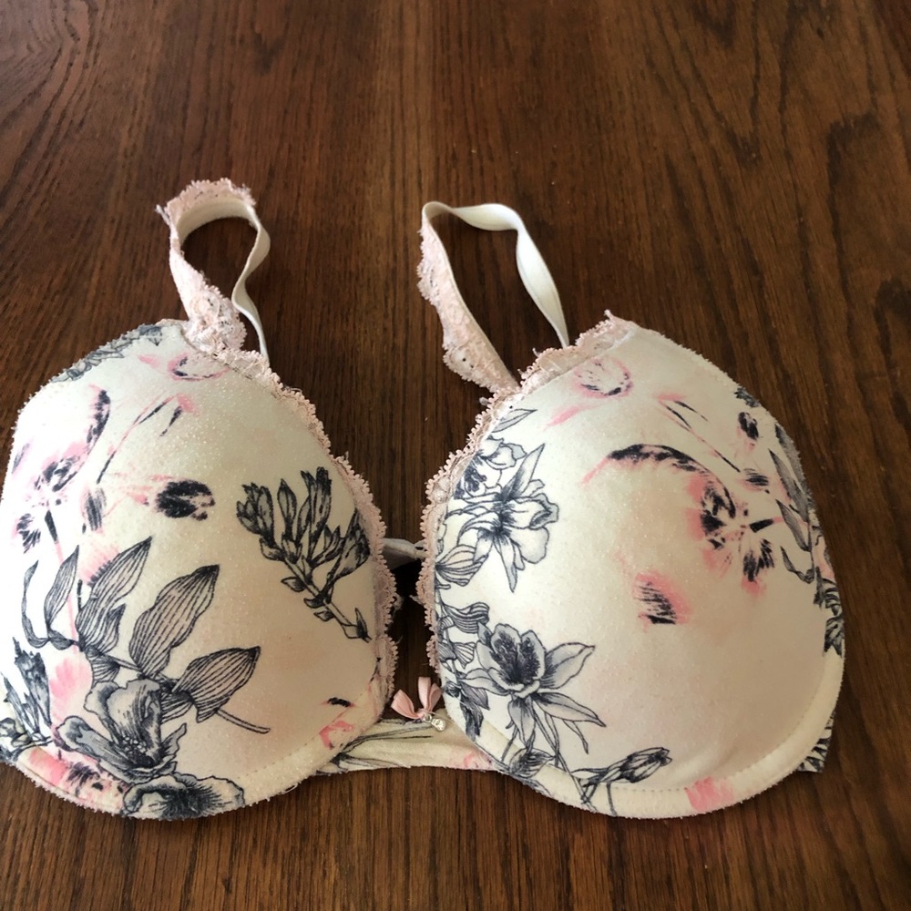 Soma cream with flowers stunning support full coverage bra 34D used condition
